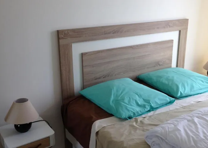 Апартаменты T2 Dans De Standing